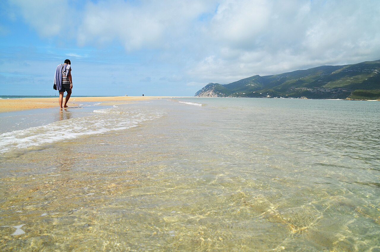 Praia da Figueirinha